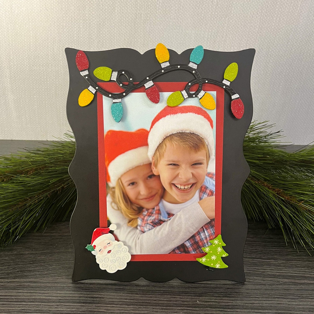 Santa w/ Holly Magnet