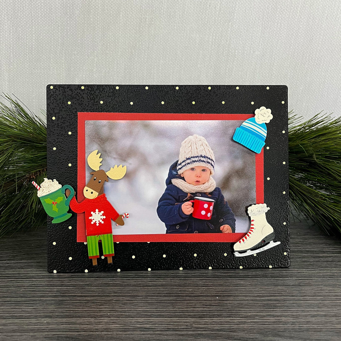 Easel w/ Kickstand & Polka Dots