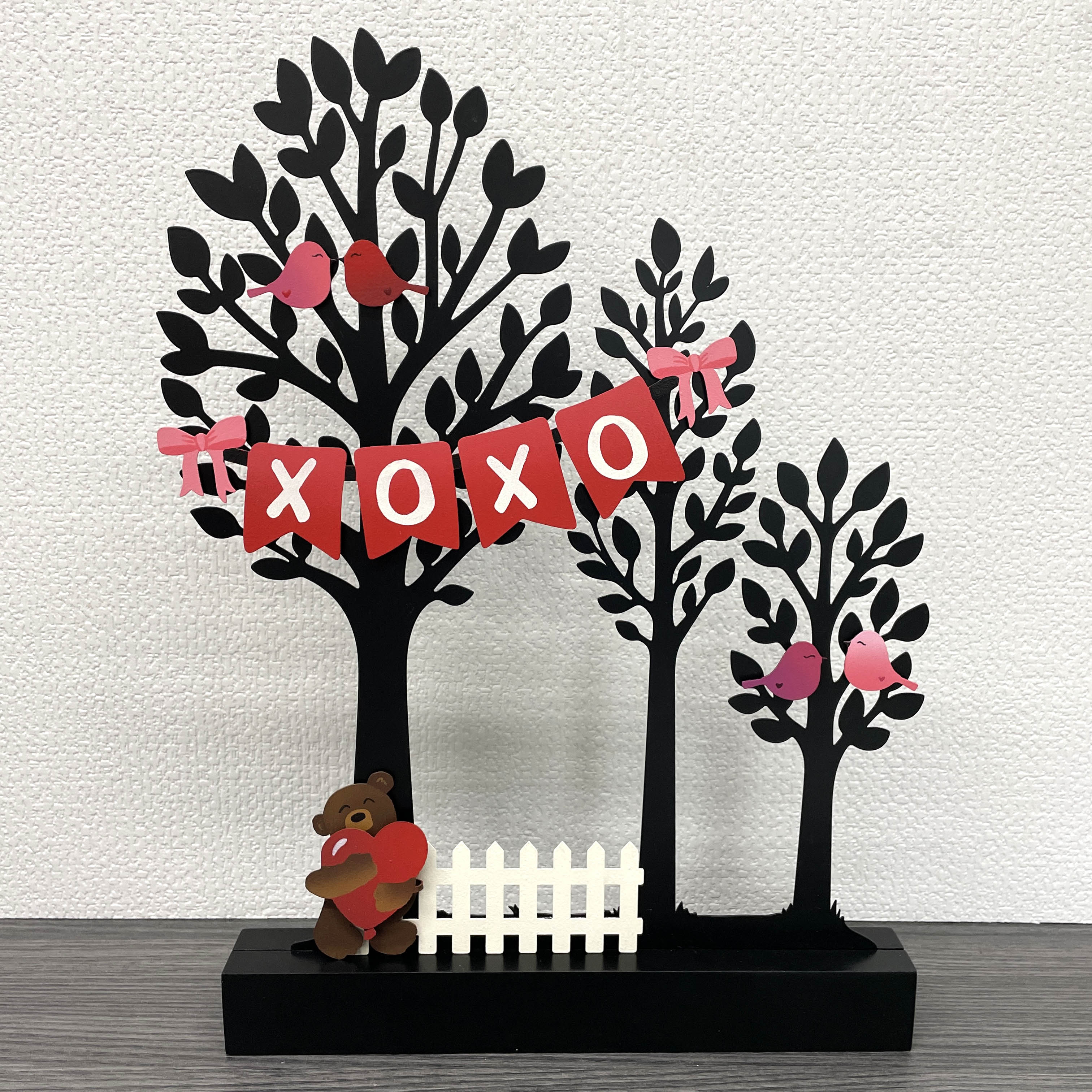 "XOXO" Banner Magnet (9.5"w)