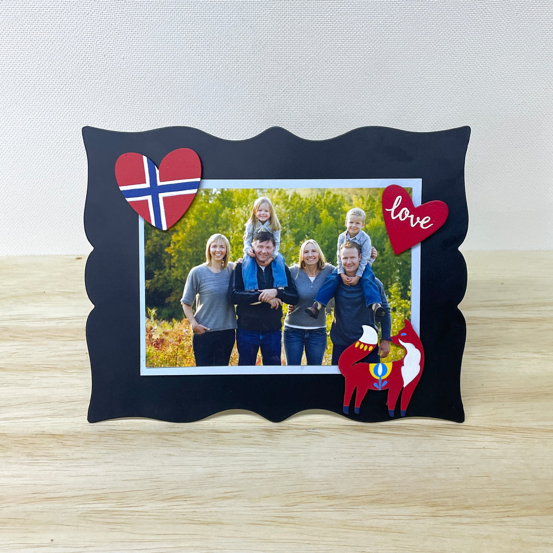 Dala Fox Magnet, Single