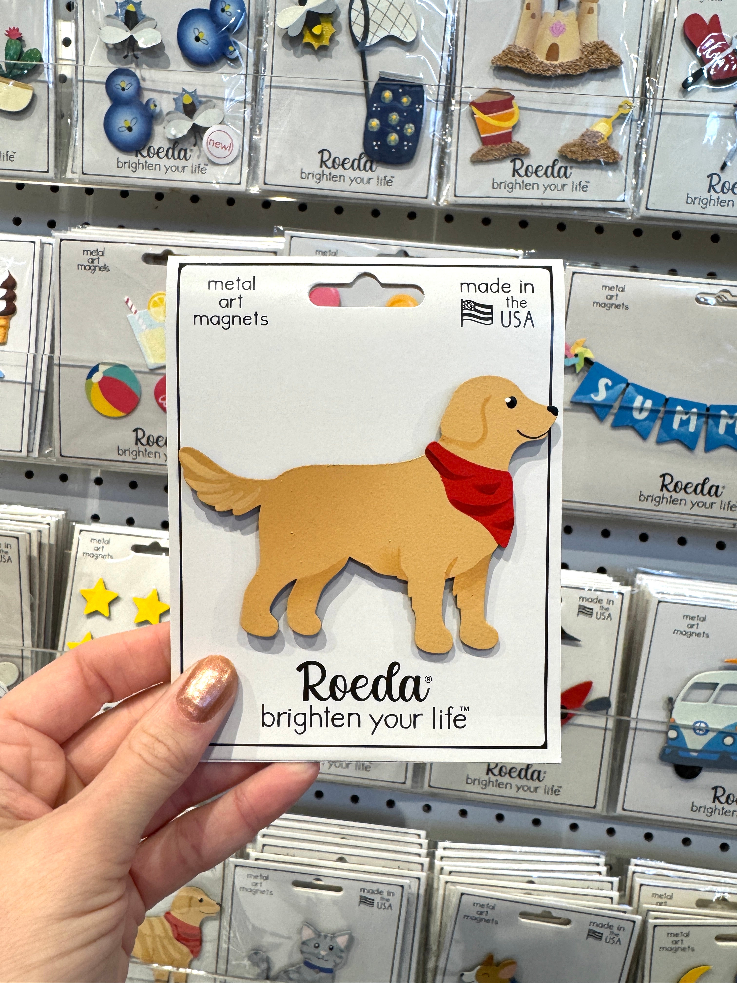 Retriever Dog w/ Bandana Magnet