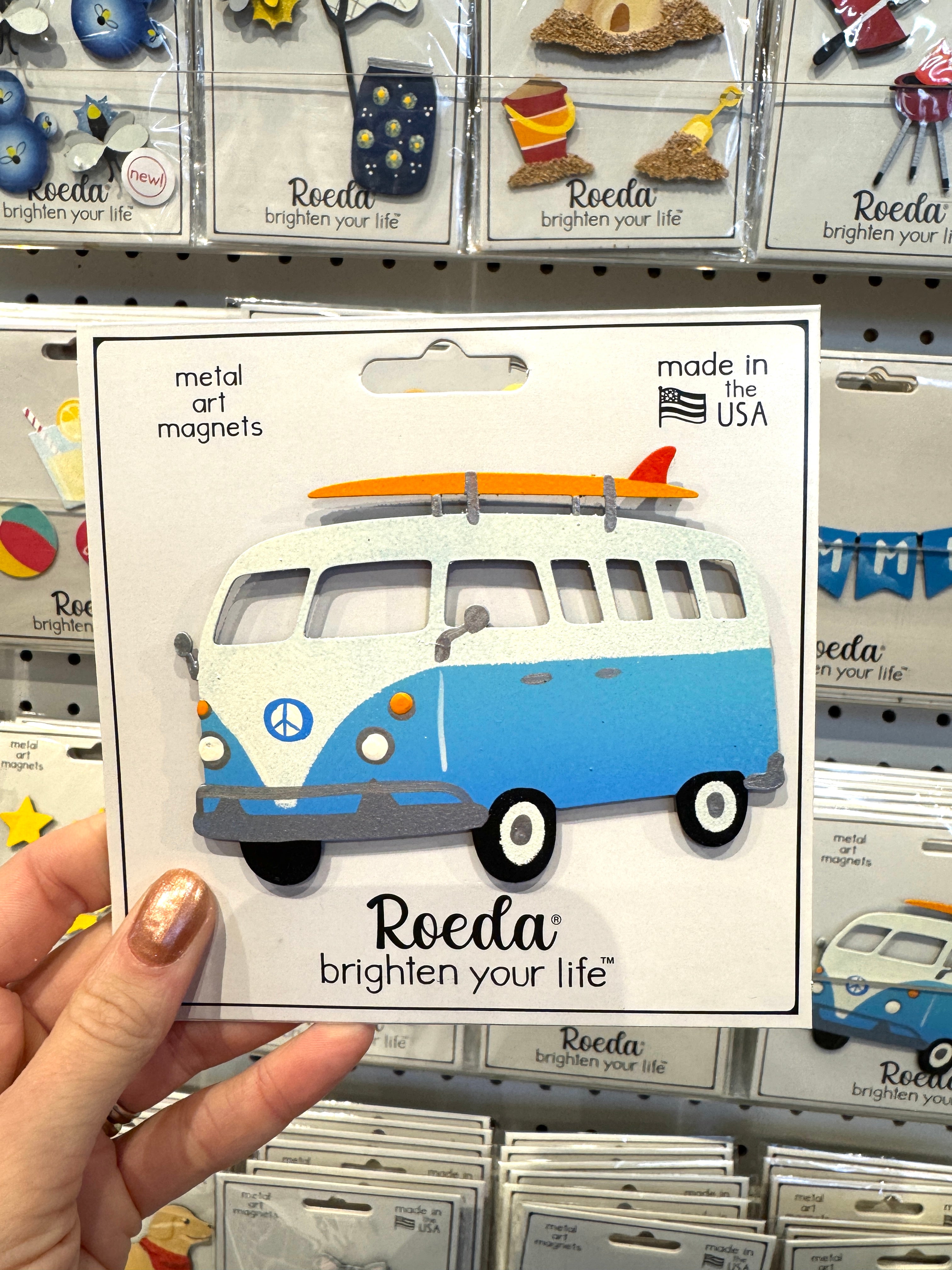 Retro Van w/ Surfboard Magnet