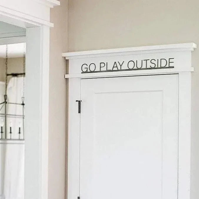 Spielen Sie draußen in der Bar