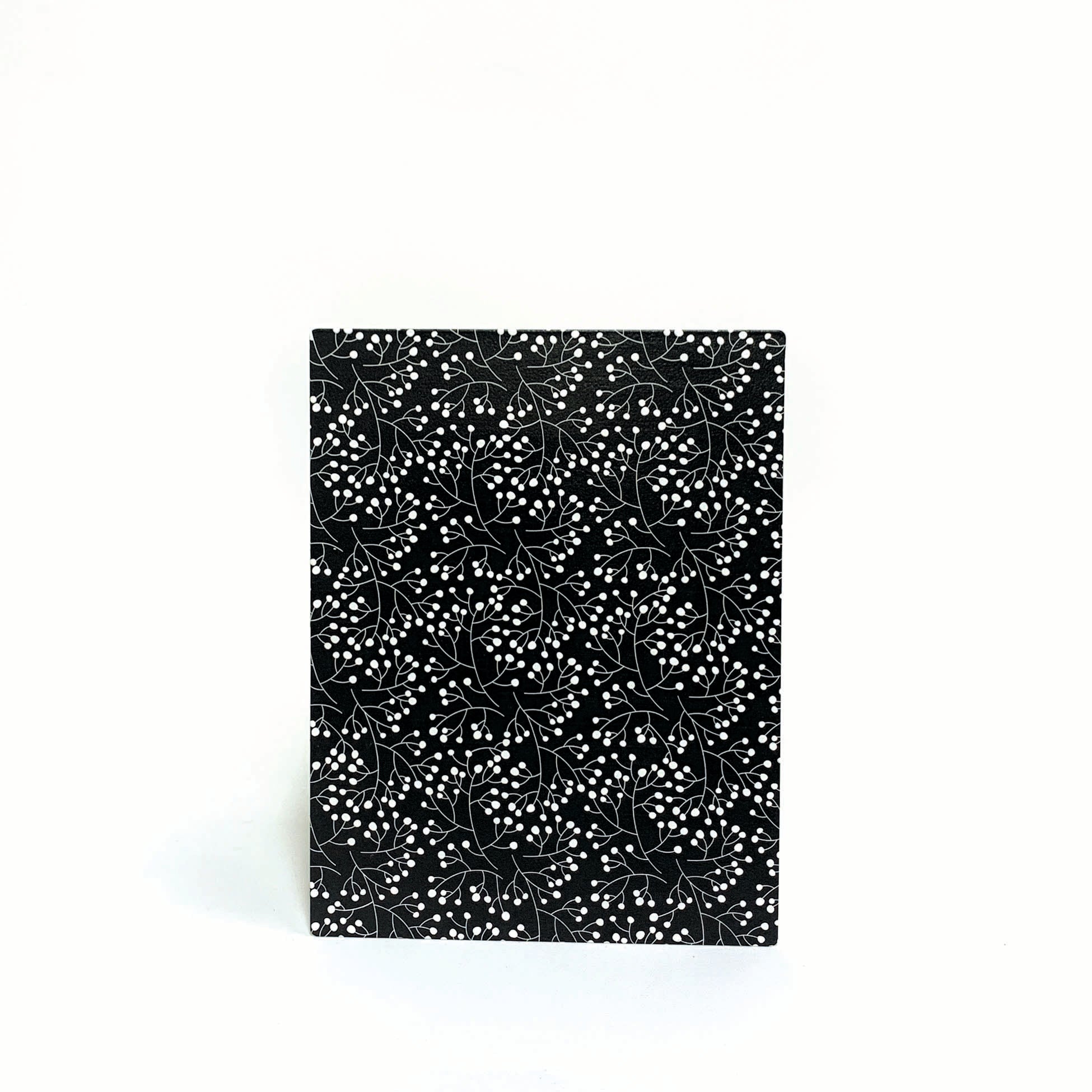 Easel w/ Kickstand 8.5x6.5 Black/White Berries Pattern