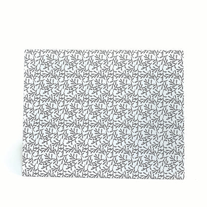 Easel w/ Kickstand 12x9.5 Black/White Leaves Pattern