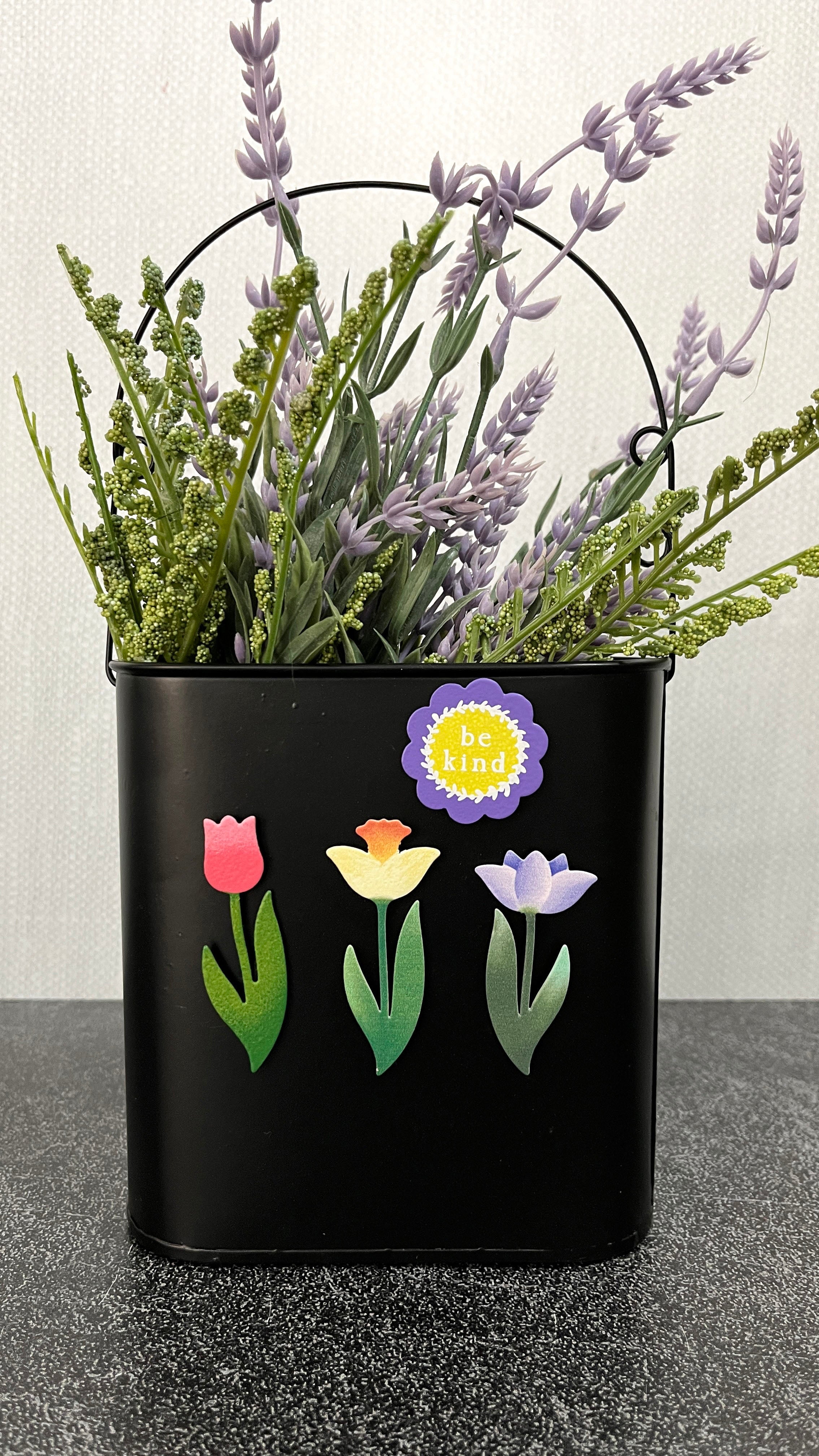 Flower w/ "Be Kind" Magnet