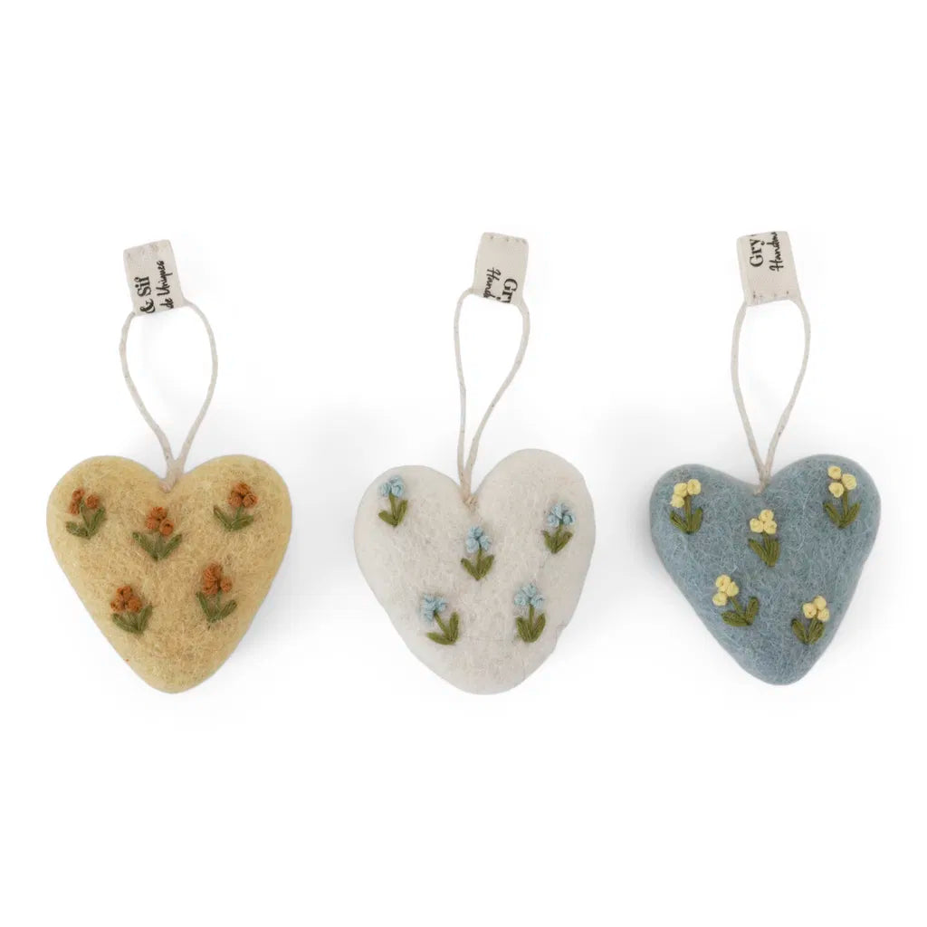Felt Floral Hearts (3 colors)