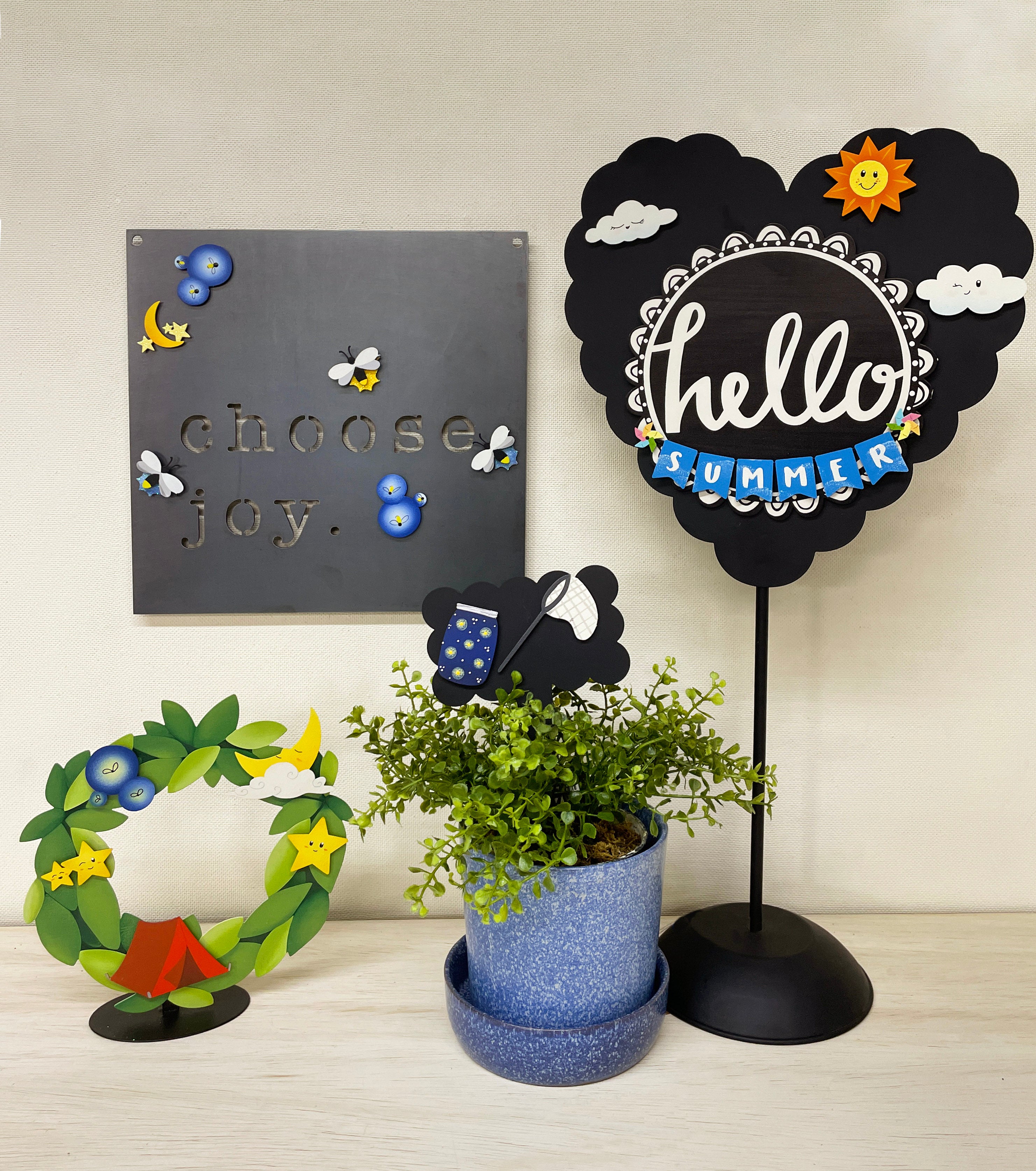 Scalloped Heart Board w/ Stand