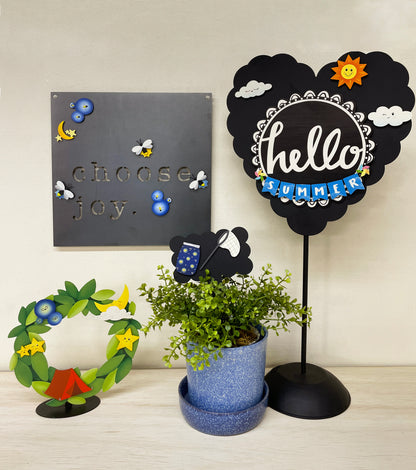 Scalloped Heart Board w/ Stand