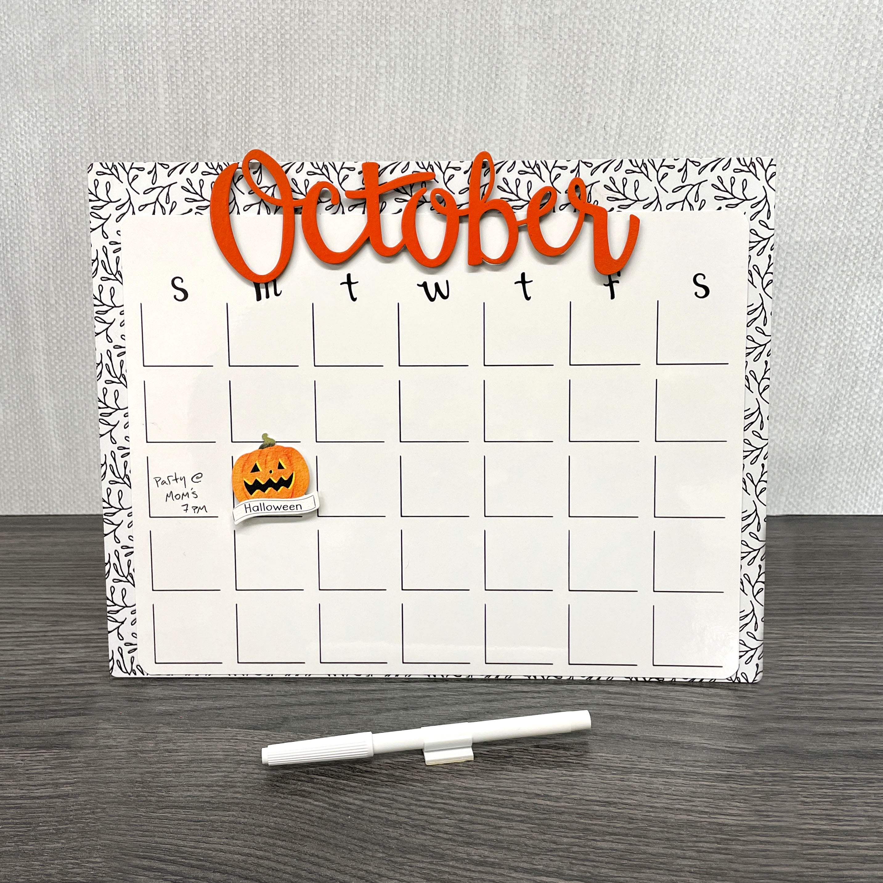 Trocken abwischbarer Kalender mit Schreibtischstaffelei und Feiertagsmagneten im Paket