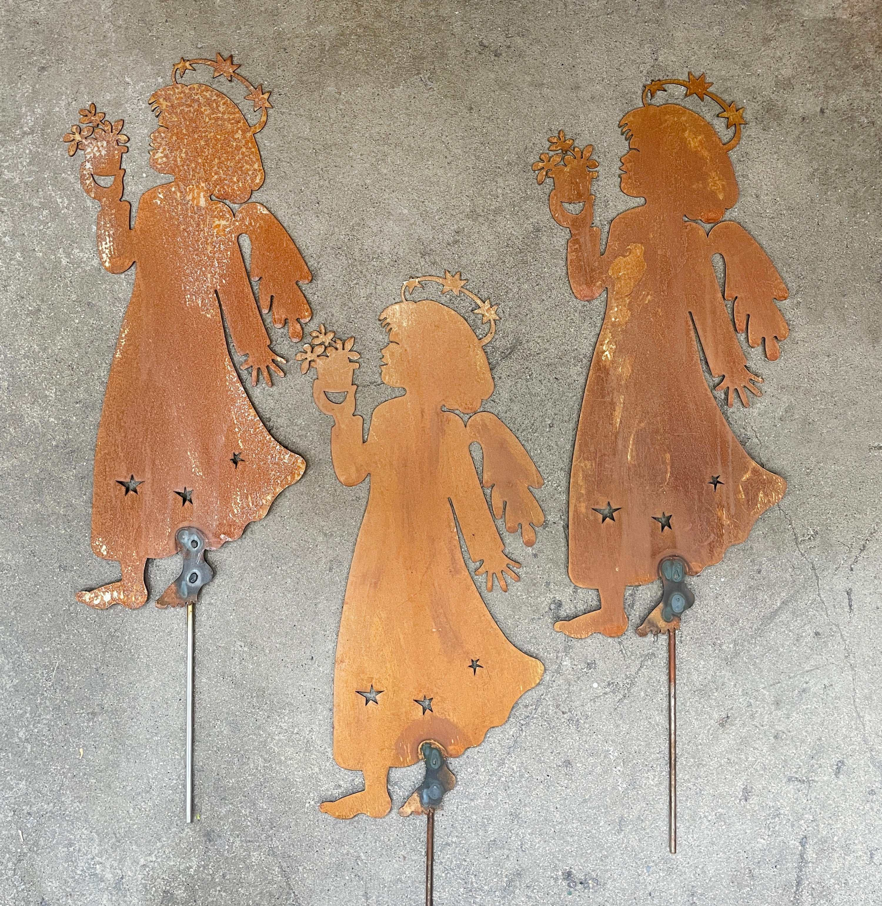 Eye on the Sparrow Garden Stake (28")