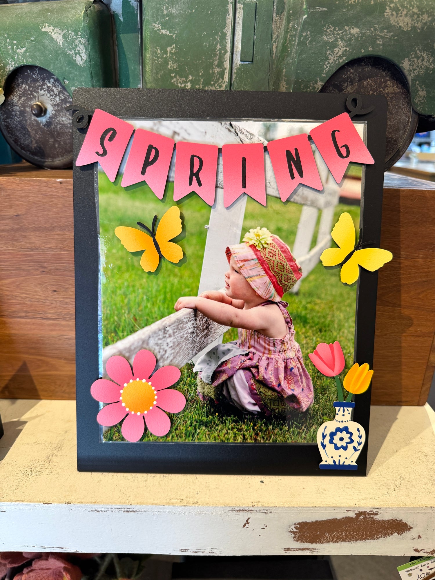 Delft Vase w/ Tulips Magnet