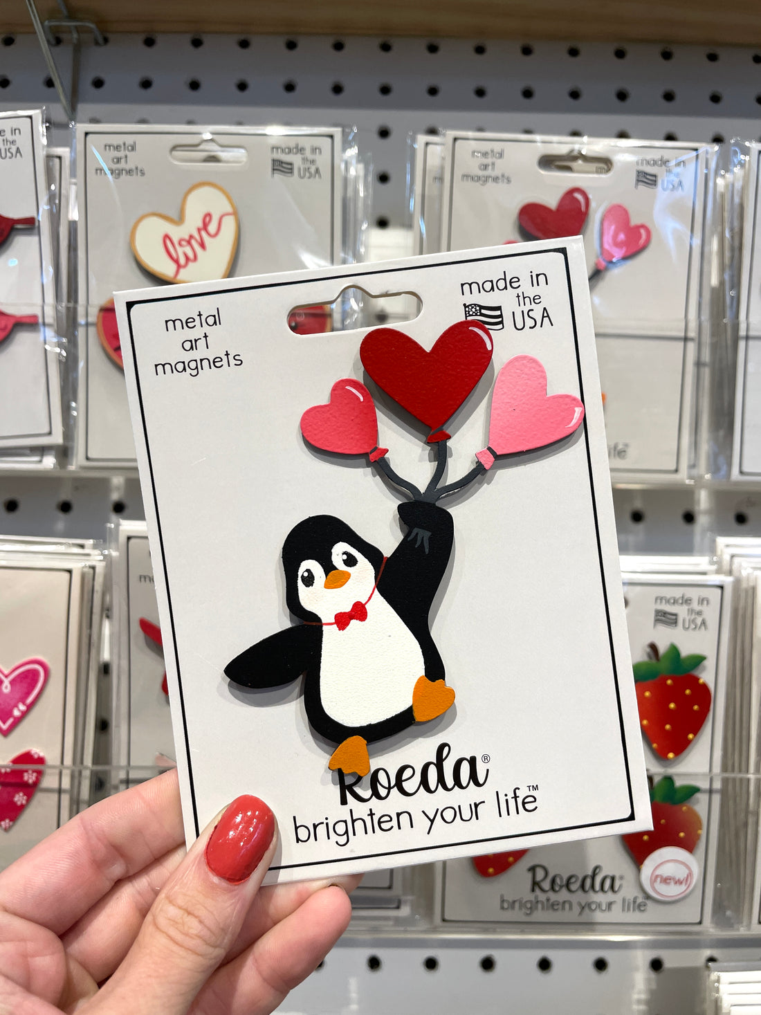 Penguin w/ Heart Balloons Magnet