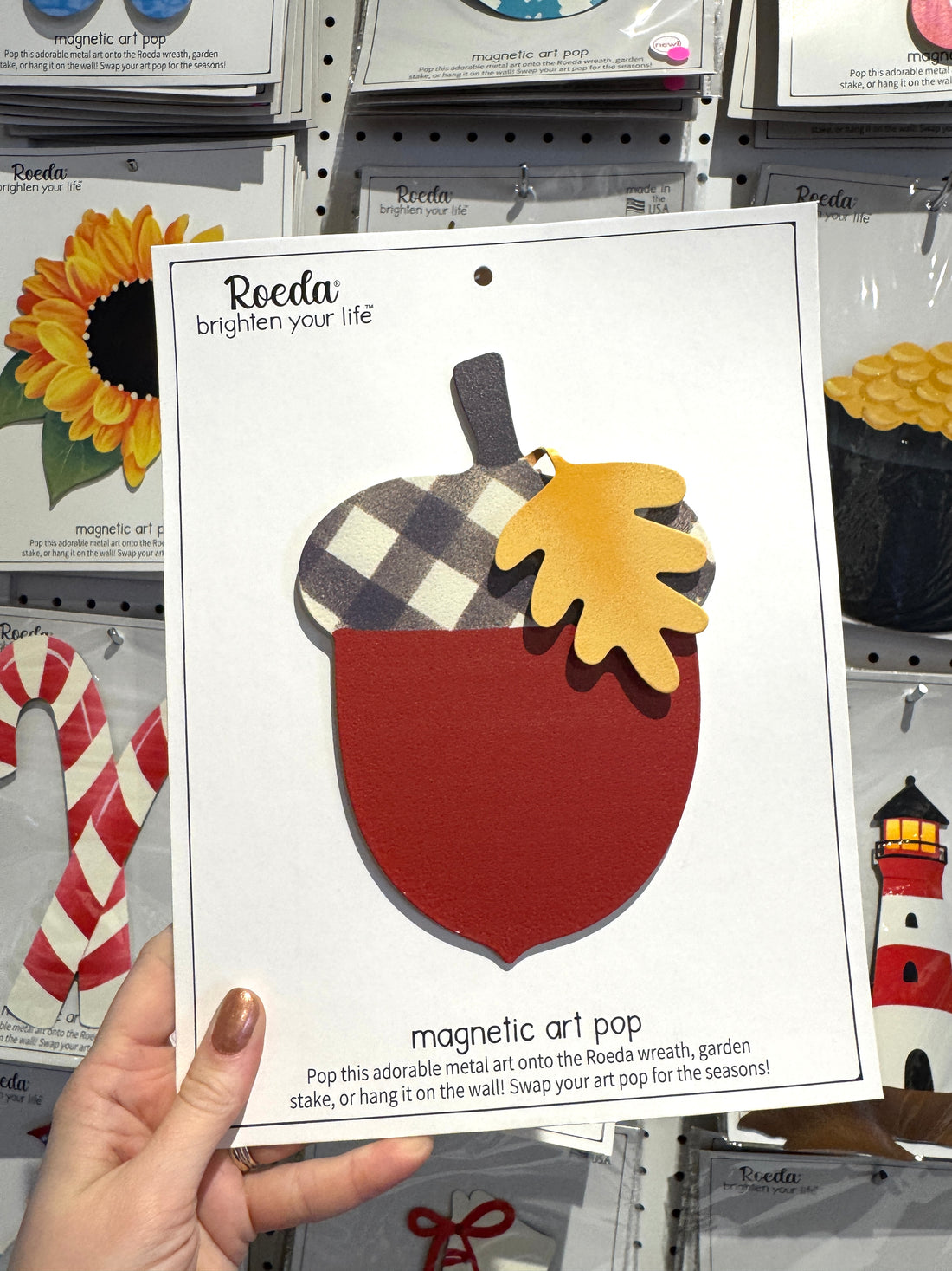 Acorn w/ Leaf Magnetic Art Pop