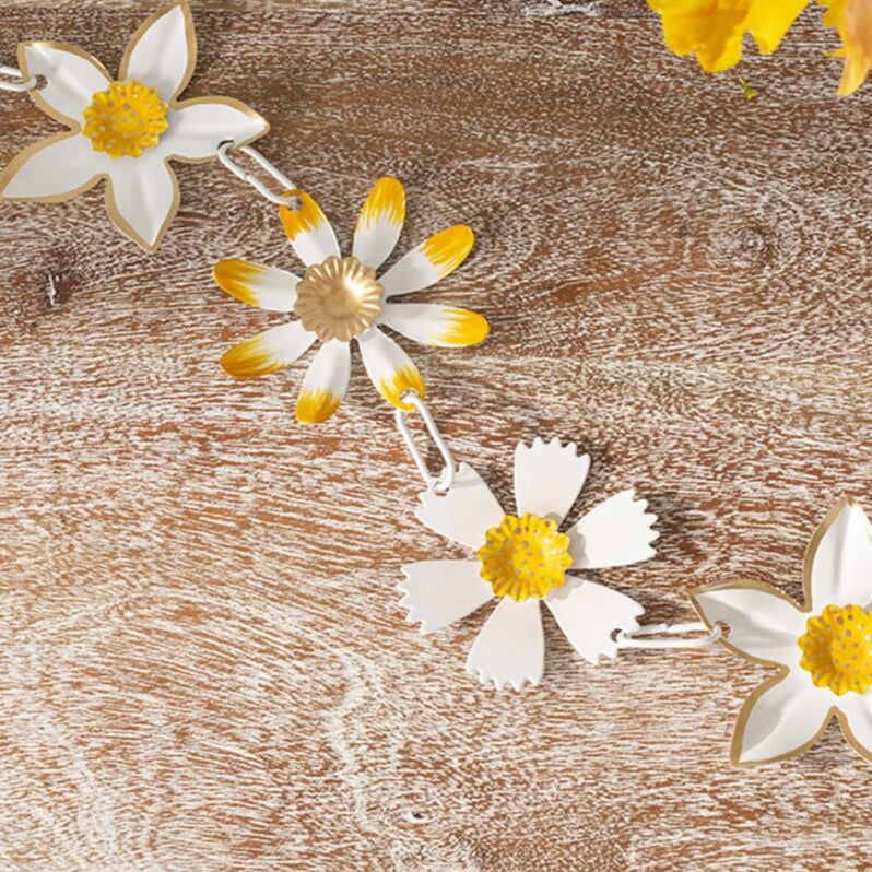 Daisy Metal Garland