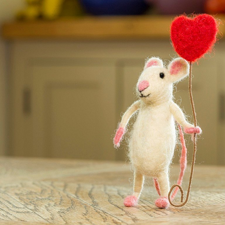 Happy Heart Balloon Mouse