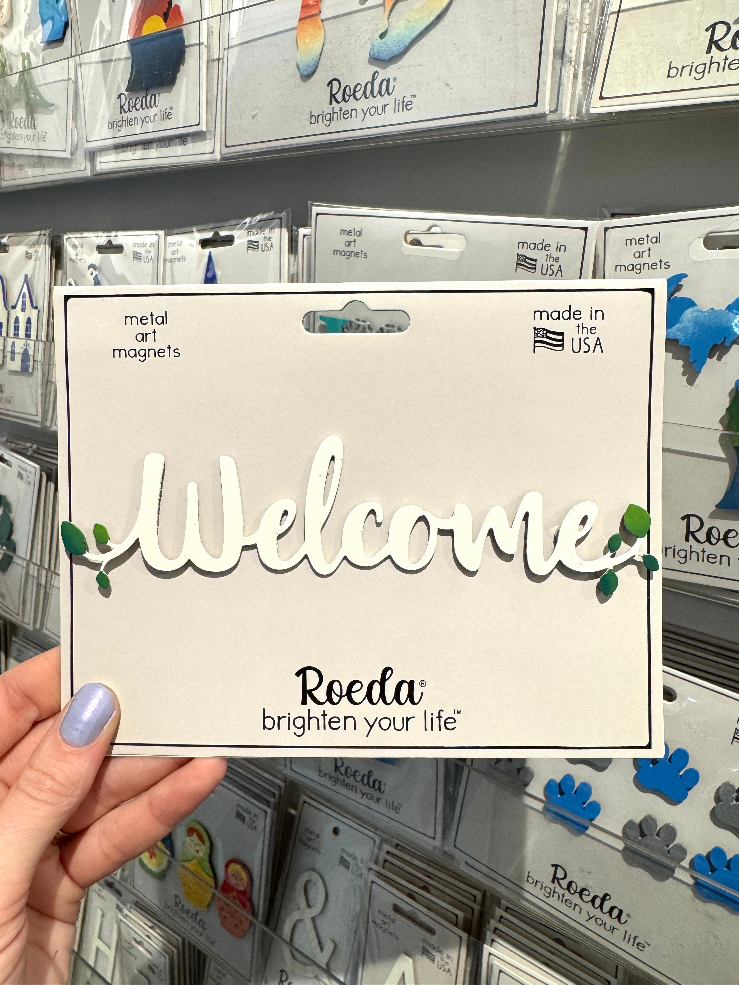 "Welcome" w/ Greenery Magnet - 7" White