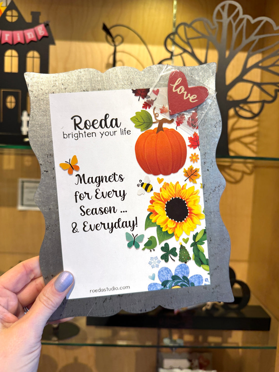 Easel w/ Kickstand Ornate Zinc