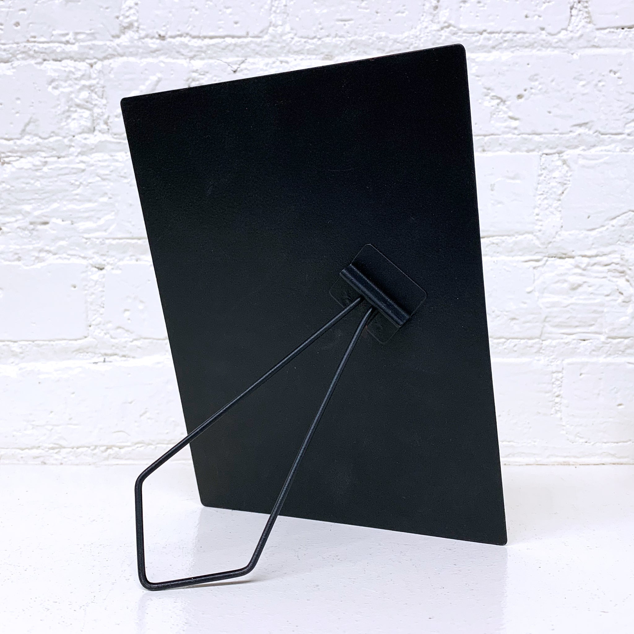 Easel w/ Kickstand &amp; Polka Dots